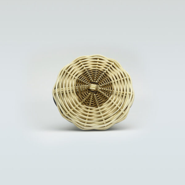 Caxixi de Cipó Imbé ou Rattan com Nylon e Sementes - Imagem 4
